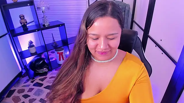 ElaBourn  online show from November 12, 1:00 pm