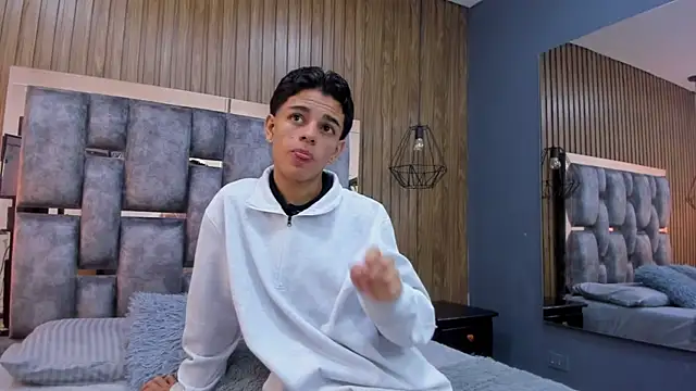 owen  johnson online show from December 3, 11:41 am