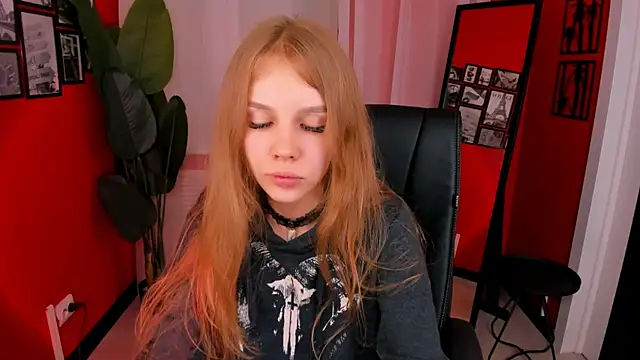 Snapshot of Selen_hells_weet chatting on September 21, 6:53 pm Selen hells weet online show from September 21, 6:53 pm
