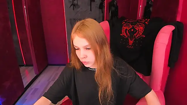 Snapshot of Selen_hells_weet chatting on October 5, 5:00 pm Selen hells weet online show from October 5, 5:00 pm