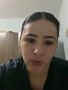 Snapshot of IvettSt_ chatting on April 6, 4:10 am IvettSt online show from April 6, 4:10 am