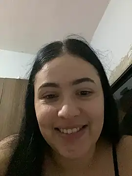 Snapshot of IvettSt_ chatting on April 8, 3:28 am IvettSt online show from April 8, 3:28 am