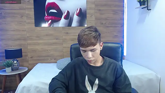 nathanclay online show from March 19, 4:27 am