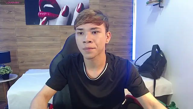 nathanclay online show from April 7, 3:07 am