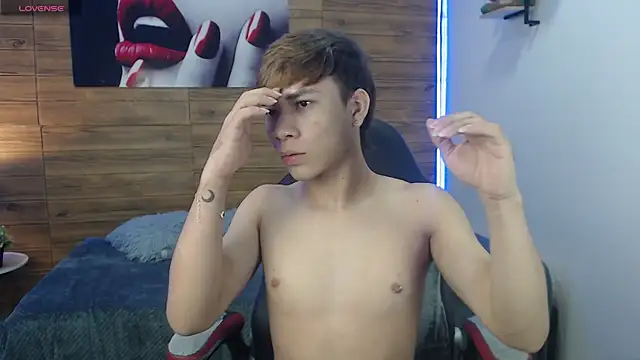 nathanclay online show from April 16, 3:29 am