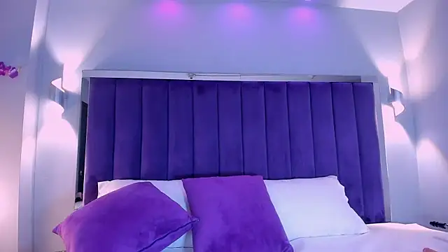 mia everly online show from March 3, 12:50 am