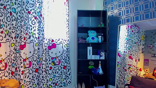 thania 777 online show from October 31, 5:25 pm