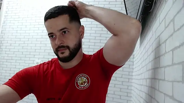 Snapshot of BombeiroHotx chatting on November 5, 1:05 am BombeiroHotx online show from November 5, 1:05 am