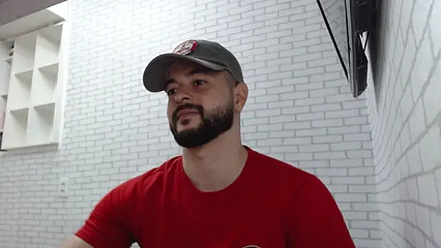 Snapshot of BombeiroHotx chatting on November 8, 8:07 pm BombeiroHotx online show from November 8, 8:07 pm