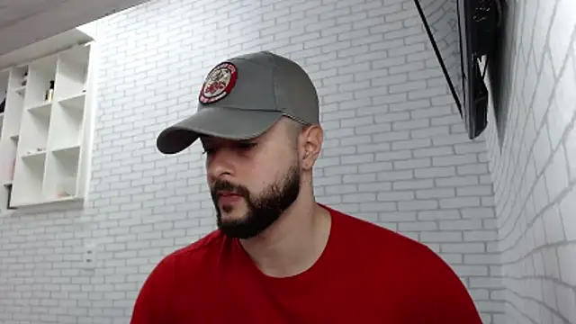 Snapshot of BombeiroHotx chatting on November 9, 9:35 pm BombeiroHotx online show from November 9, 9:35 pm