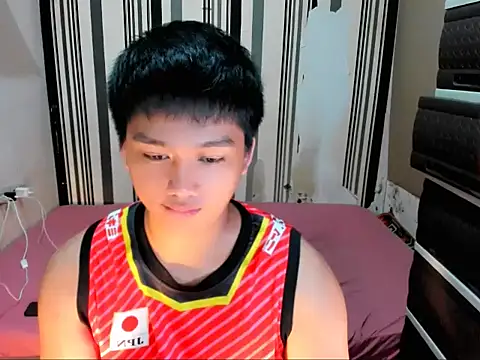 Snapshot of Mister_officer69 chatting on March 26, 12:39 am Mister officer69 online show from March 26, 12:39 am