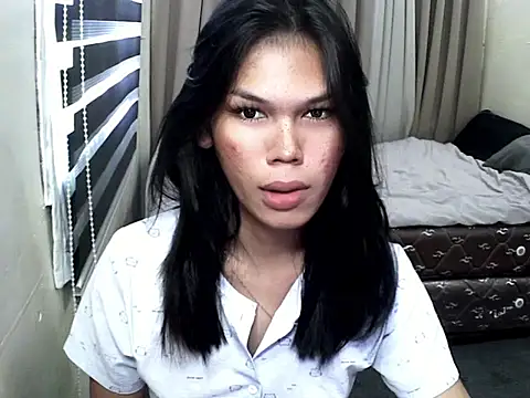 keana laux online show from September 18, 4:14 am