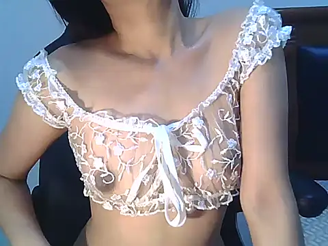 lovelynie123 online show from October 24, 9:44 pm