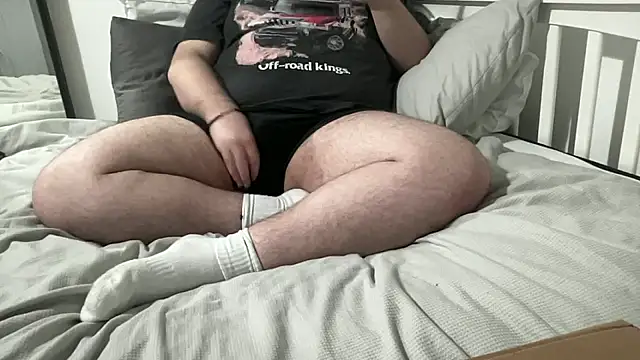 Snapshot of British_28 chatting on February 18, 4:03 pm British 28 online show from February 18, 4:03 pm