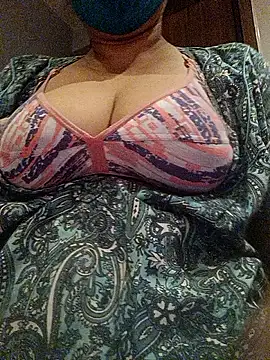 Snapshot of Tamil_Sivani chatting on October 23, 3:22 pm Tamil Sivani online show from October 23, 3:22 pm