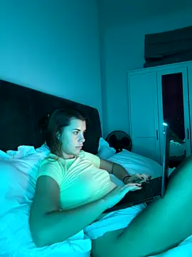 AlitaNova online show from October 15, 10:59 am