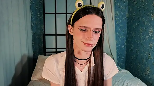 madi snow online show from February 8, 5:49 pm