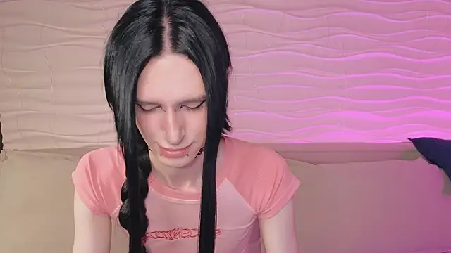 madi snow online show from February 28, 6:14 am