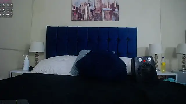 Snapshot of Emma_Foxi chatting on November 21, 9:46 pm Emma Foxi online show from November 21, 9:46 pm