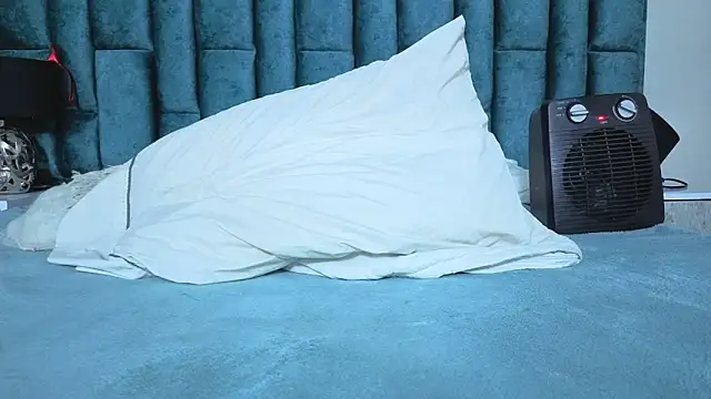 Emma Foxi online show from April 21, 2:51 am