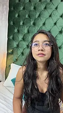 Lily June online show from May 13, 4:59 pm
