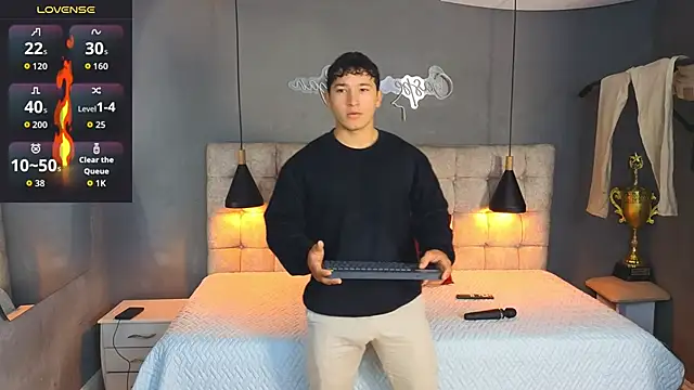 Snapshot of Horny_nick18 chatting on October 6, 1:08 pm Horny nick18 online show from October 6, 1:08 pm