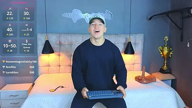 Snapshot of Horny_nick18 chatting on October 11, 12:26 pm Horny nick18 online show from October 11, 12:26 pm