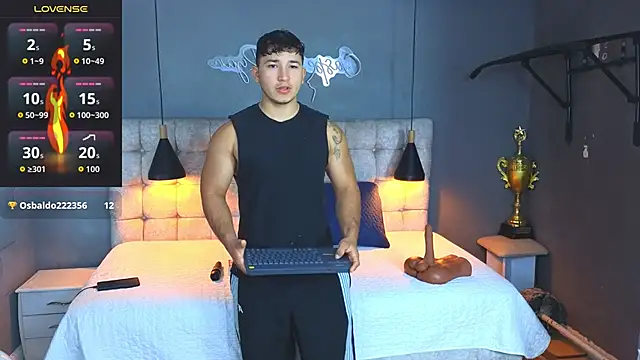 Snapshot of Horny_nick18 chatting on October 23, 9:08 am Horny nick18 online show from October 23, 9:08 am