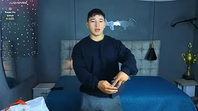 Snapshot of Horny_nick18 chatting on October 28, 9:35 am Horny nick18 online show from October 28, 9:35 am