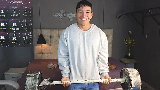 Snapshot of Horny_nick18 chatting on October 29, 10:17 am Horny nick18 online show from October 29, 10:17 am