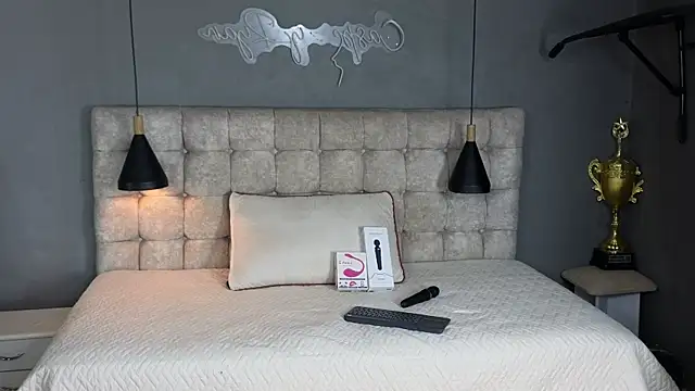 Snapshot of Horny_nick18 chatting on November 8, 11:21 am Horny nick18 online show from November 8, 11:21 am