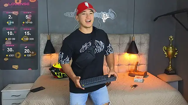 Horny nick18 online show from December 20, 10:22 am