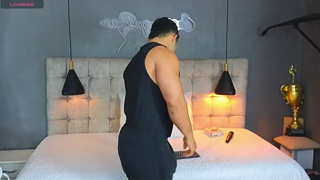 Horny nick18 online show from January 8, 11:34 am