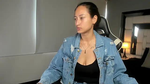 Adhara7 online show from December 3, 7:23 pm