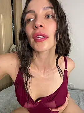 Snapshot of karinasantos_ chatting on May 22, 10:15 pm karinasantos online show from May 22, 10:15 pm