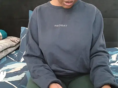 Snapshot of CreamySexyPussy chatting on October 21, 7:20 am CreamySexyPussy online show from October 21, 7:20 am