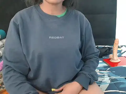 Snapshot of CreamySexyPussy chatting on November 3, 5:14 pm CreamySexyPussy online show from November 3, 5:14 pm