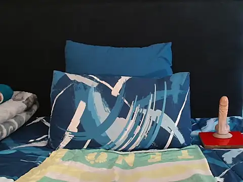 Snapshot of CreamySexyPussy chatting on November 12, 10:37 am CreamySexyPussy online show from November 12, 10:37 am