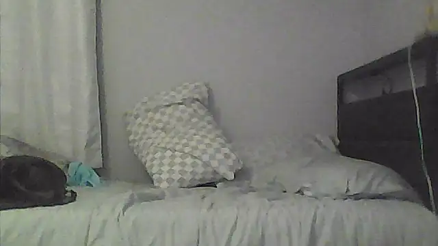 sarahkat86 online show from April 13, 11:54 pm