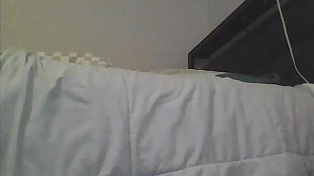 sarahkat86 online show from April 20, 11:50 pm