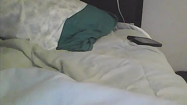 sarahkat86 online show from April 21, 1:42 am