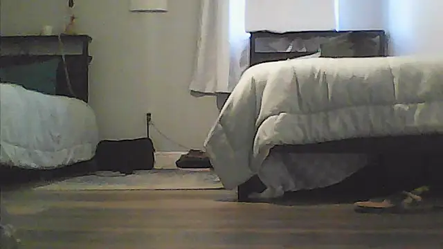 sarahkat86 online show from April 22, 11:17 pm