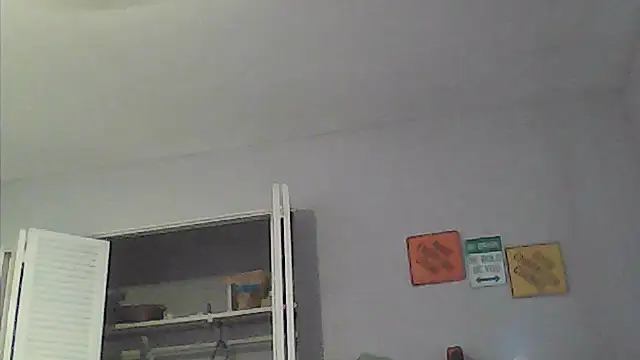 Snapshot of sarahkat86 chatting on May 21, 9:11 pm sarahkat86 online show from May 21, 9:11 pm