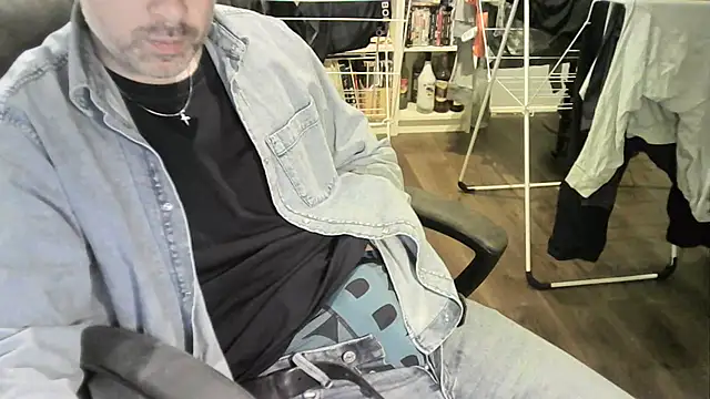 Snapshot of Chrisprngr chatting on September 27, 8:14 pm Chrisprngr online show from September 27, 8:14 pm