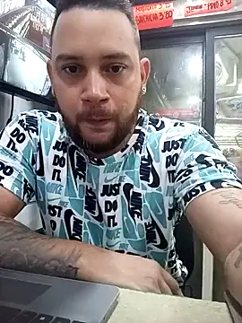 Snapshot of Catire10_ chatting on October 23, 1:32 pm Catire10 online show from October 23, 1:32 pm