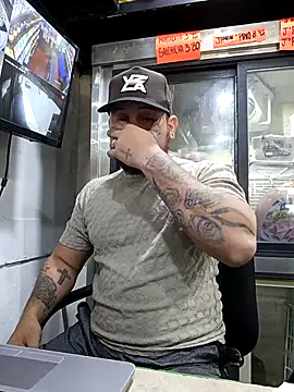 Snapshot of Catire10_ chatting on December 2, 2:23 pm Catire10 online show from December 2, 2:23 pm