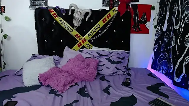 mayaREDdoll online show from February 12, 2:06 am