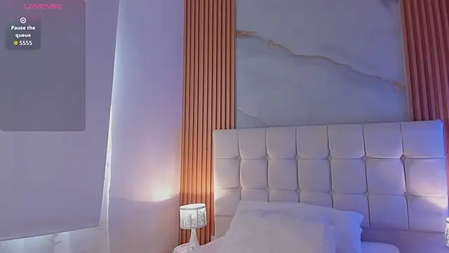 mia 2406  online show from April 14, 2:23 pm