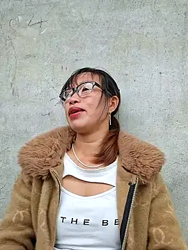 Snapshot of ngocngoc_cute chatting on October 1, 1:11 am ngocngoc cute online show from October 1, 1:11 am