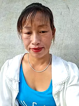 Snapshot of ngocngoc_cute chatting on October 2, 12:17 am ngocngoc cute online show from October 2, 12:17 am